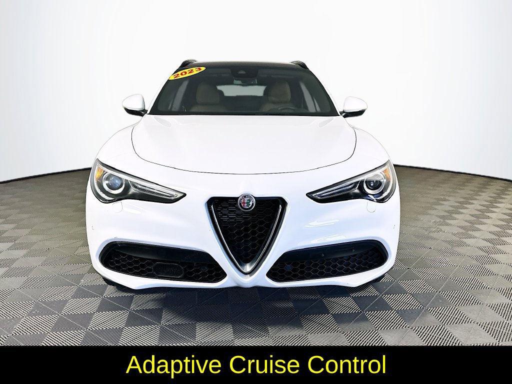 Used 2023 Alfa Romeo Stelvio Ti AWD/4WD image 4