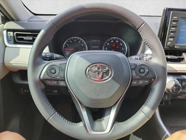 Used 2022 Toyota RAV4 XLE Premium FWD image 16
