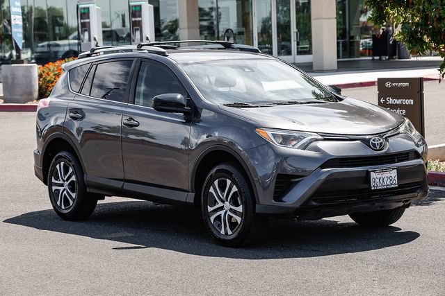 Used 2018 Toyota RAV4 LE w/ All Weather Liner Package FWD image 6