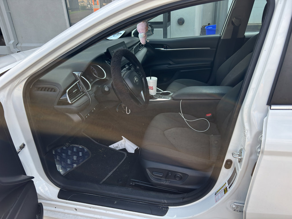 Used 2023 Toyota Camry LE FWD image 5