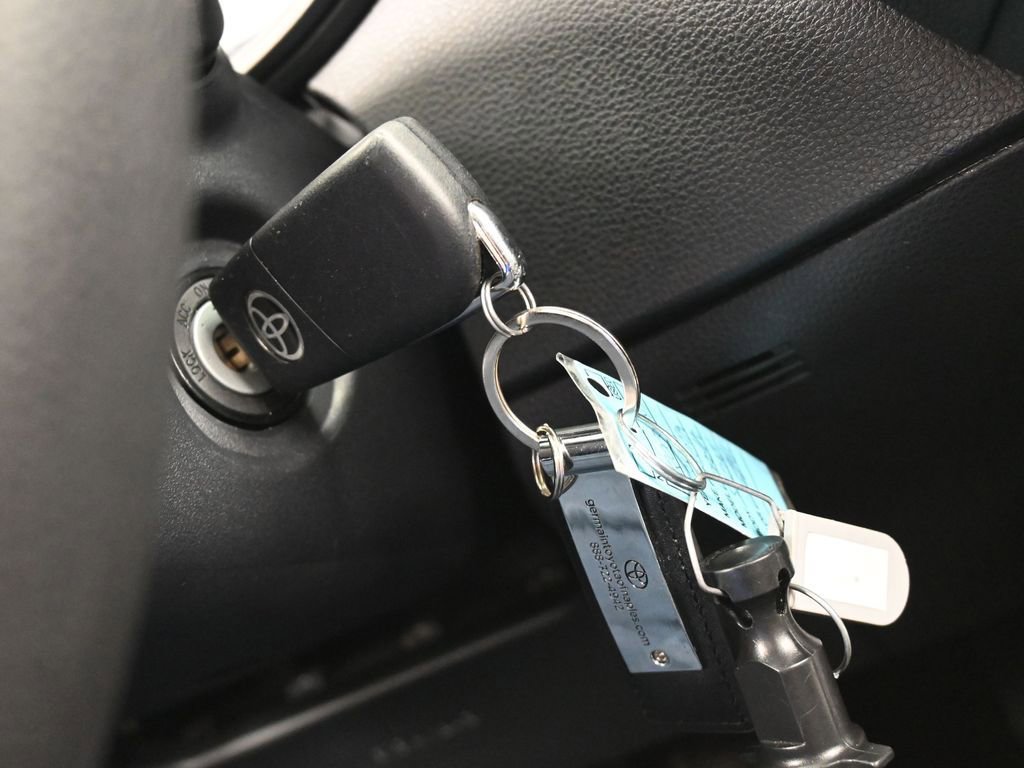 Used 2022 Toyota Corolla LE image 25