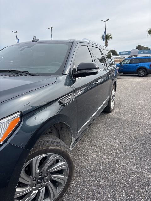 Used 2024 Lincoln Navigator L Reserve image 3