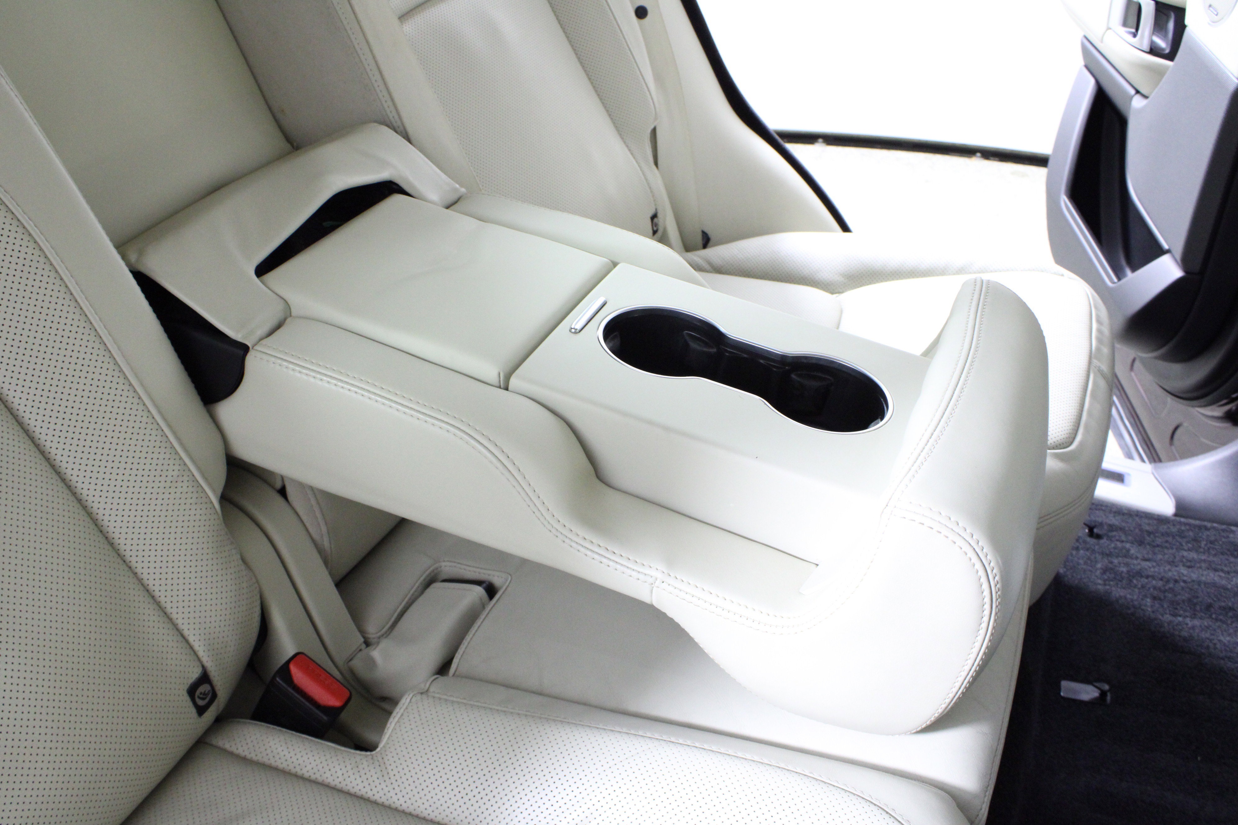 Used 2019 Land Rover Range Rover HSE image 17