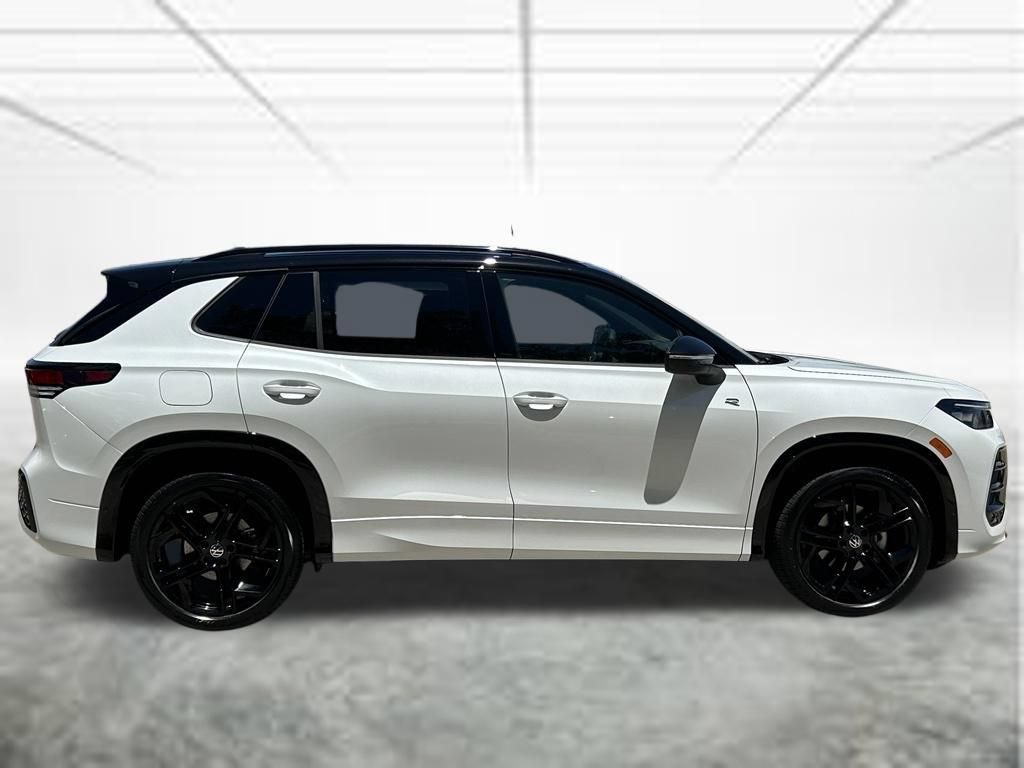 New 2026 Volkswagen Tiguan SE R-Line FWD image 7
