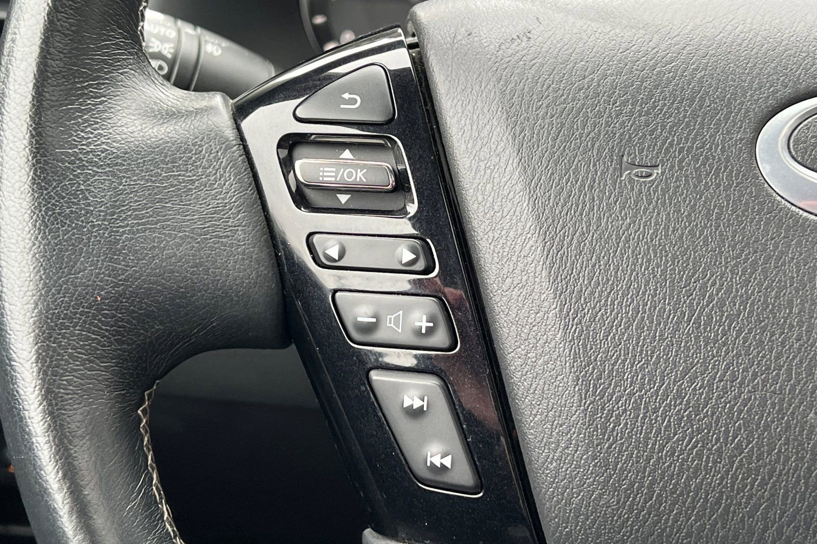 Used 2024 INFINITI QX80 Luxe image 32