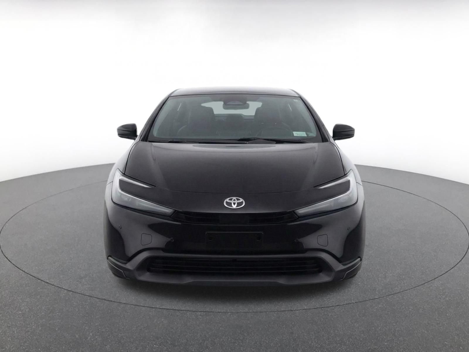 Used 2025 Toyota Prius LE FWD video 2