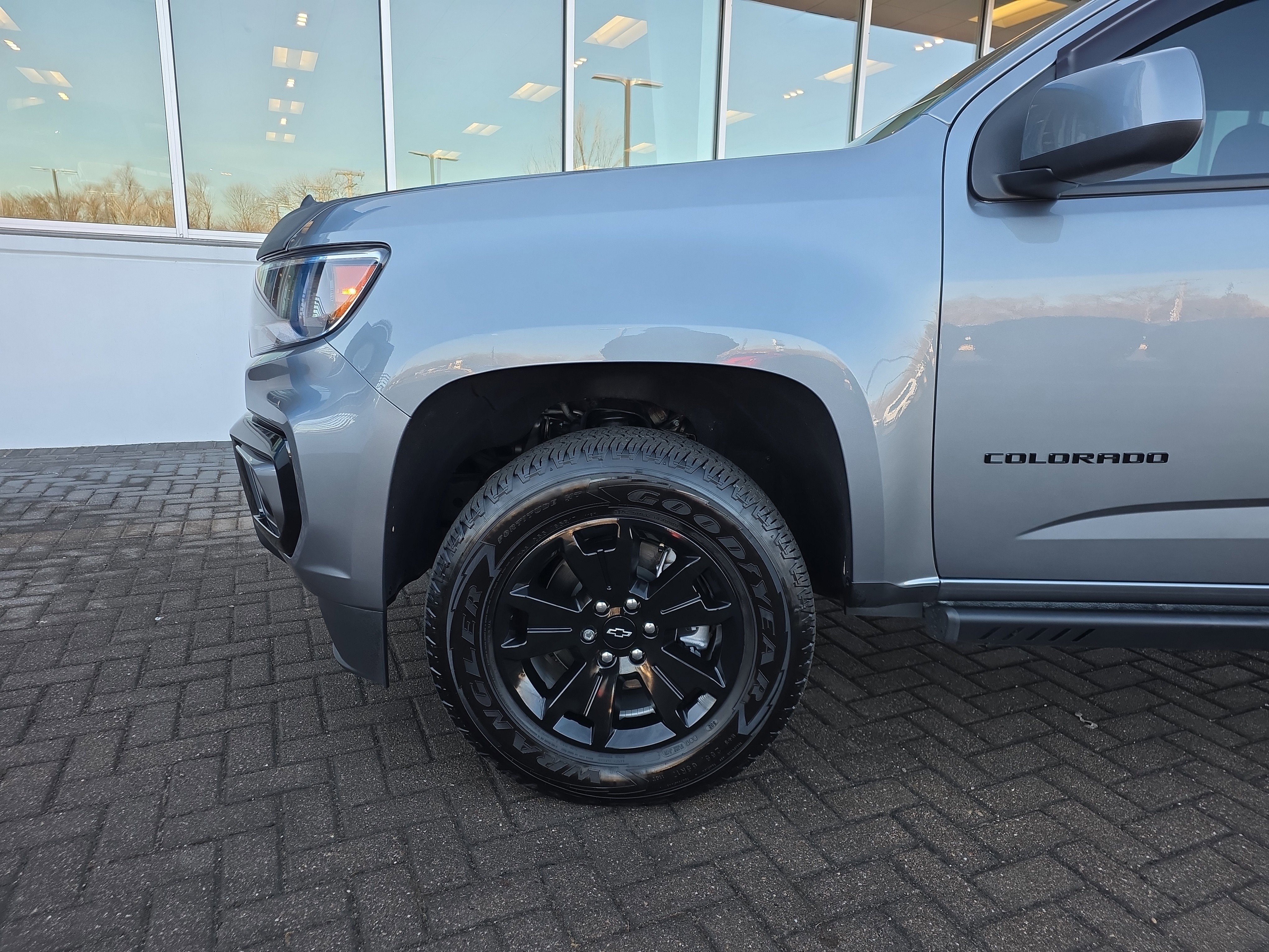 Used 2022 Chevrolet Colorado LT w/ LT Convenience Package image 11