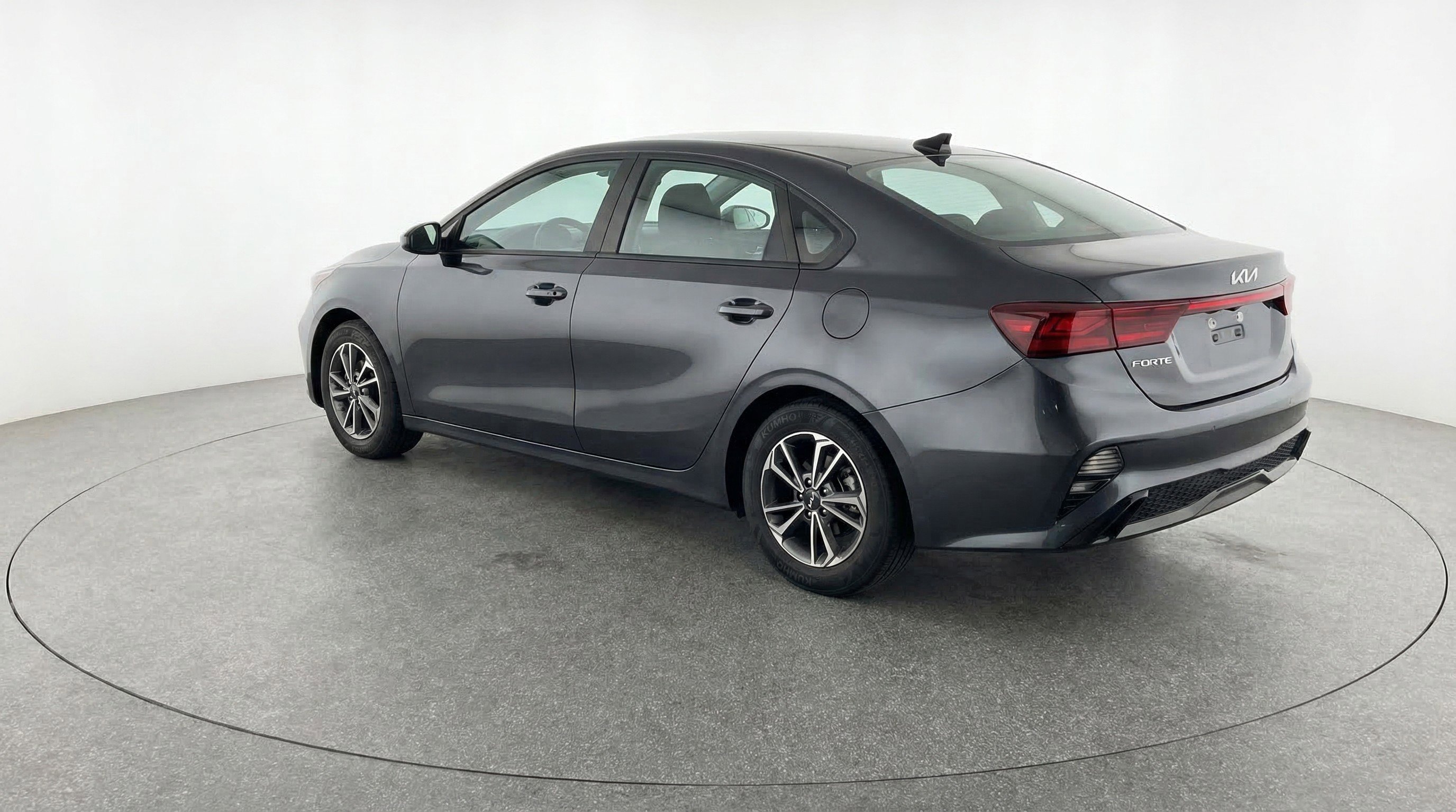 Used 2024 Kia Forte LXS image 6