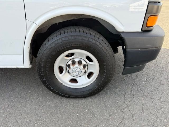 Used 2018 Chevrolet Express 2500 w/ Driver Convenience Package image 11