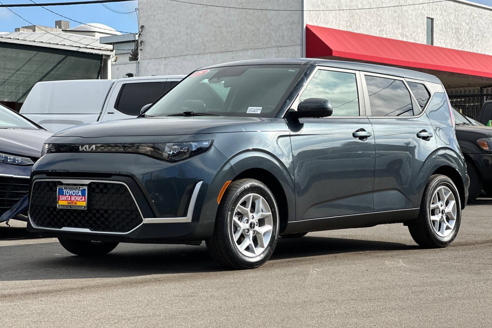 Used 2025 Kia Soul LX w/ LX Technology Package FWD image 8