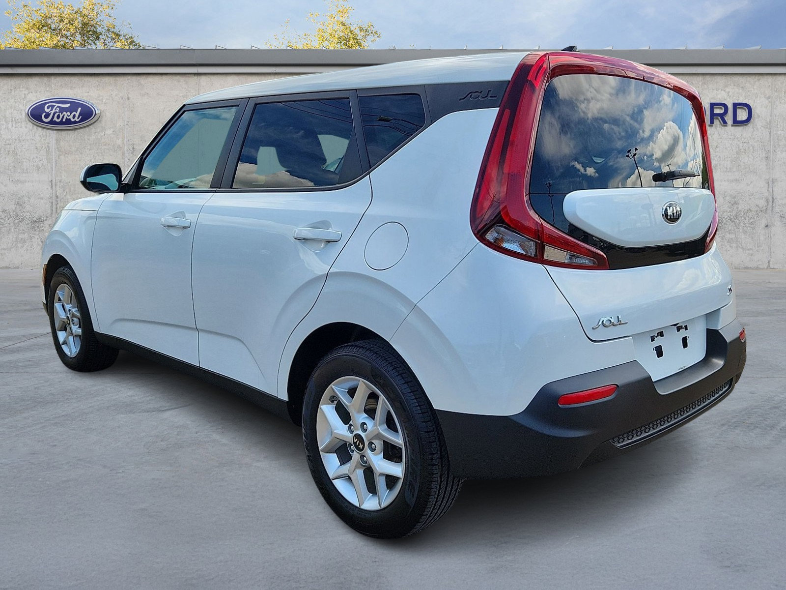 Used 2020 Kia Soul S FWD image 4