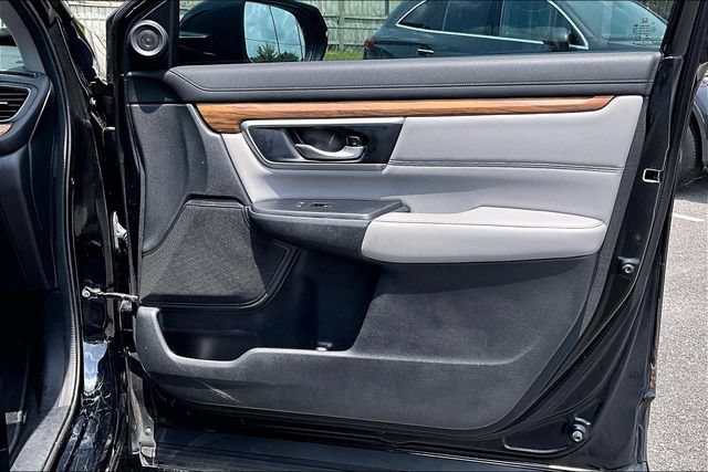 Used 2020 Honda CR-V Touring image 29