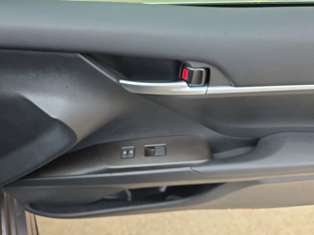Used 2024 Toyota Camry SE FWD image 5