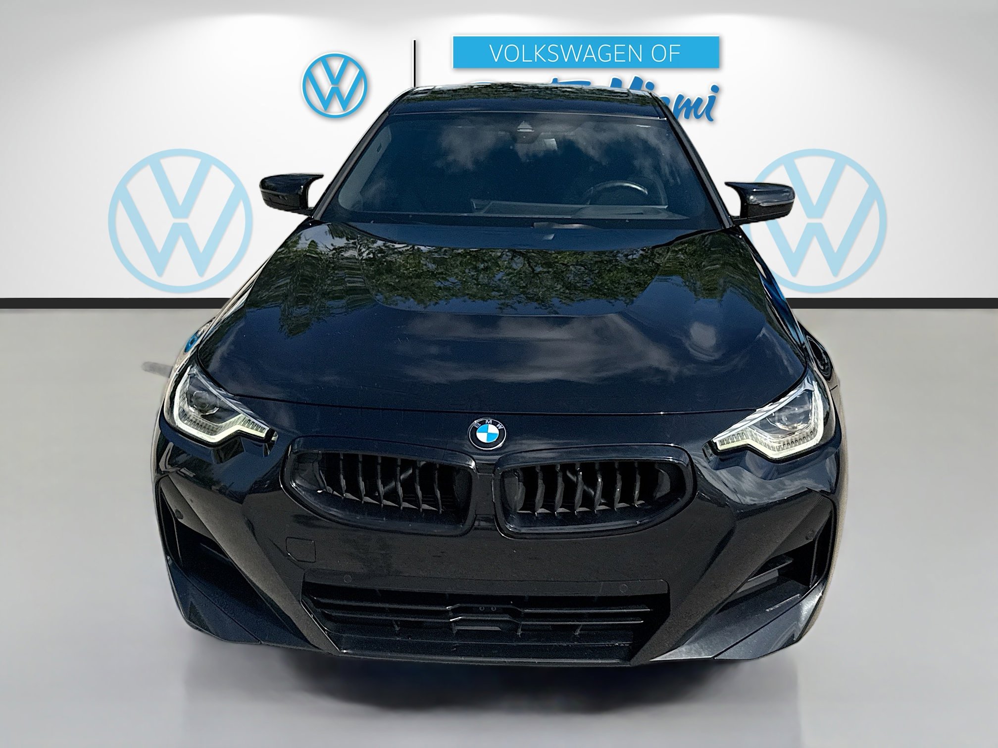 Used 2023 BMW 230i Coupe w/ M Sport Package RWD image 2