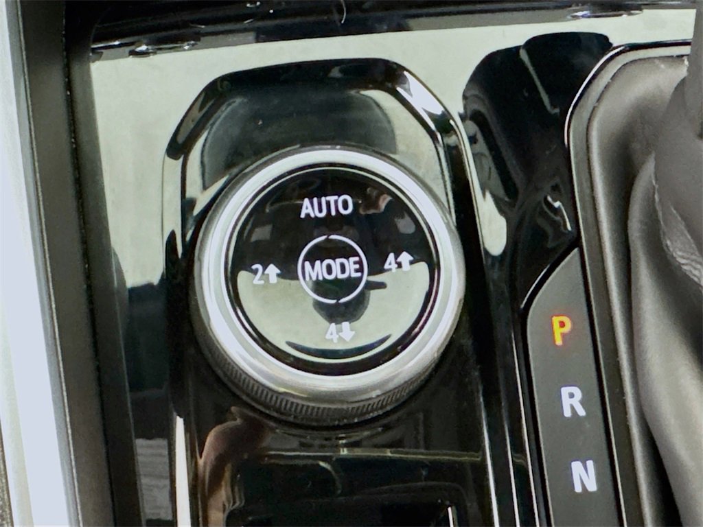 Used 2024 Chevrolet Colorado Trail Boss w/ Advanced Trailering Package image 18