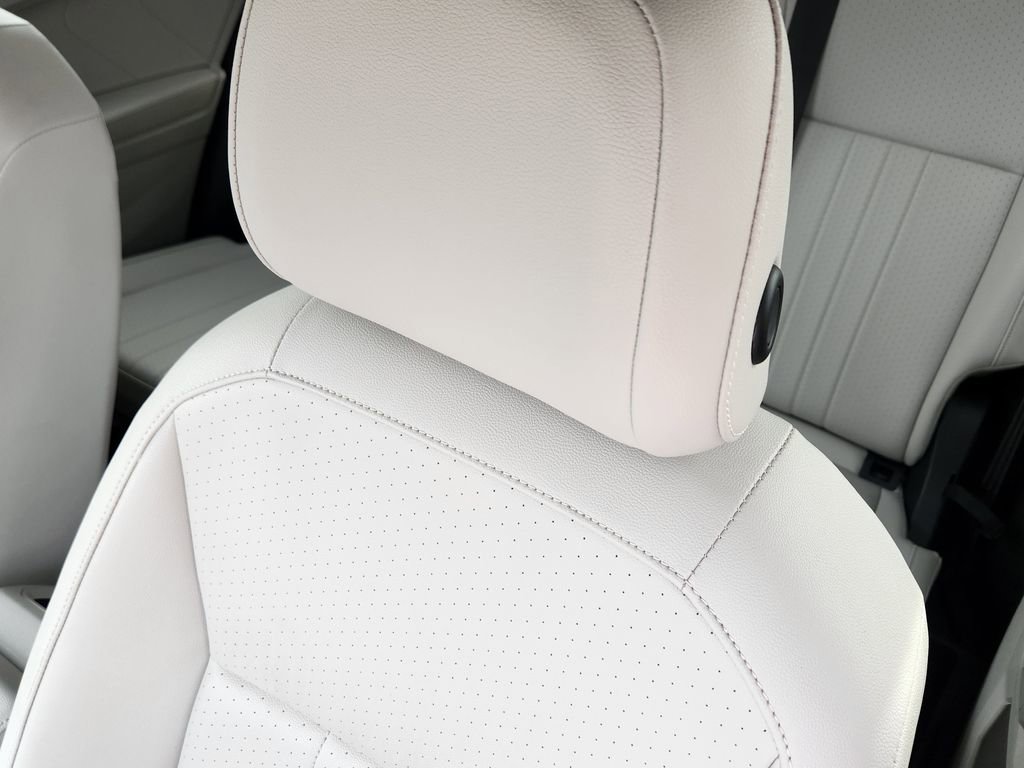 Used 2022 Volkswagen Tiguan SE image 5