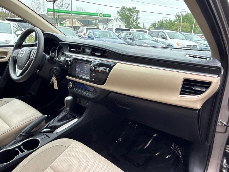 Used 2014 Toyota Corolla LE FWD image 16