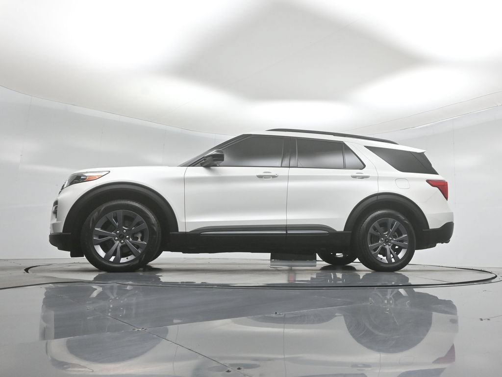 Certified 2023 Ford Explorer XLT w/ Equipment Group 202A RWD image 53
