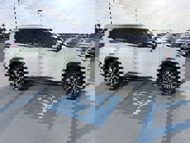 Certified 2021 Nissan Rogue SV image 5