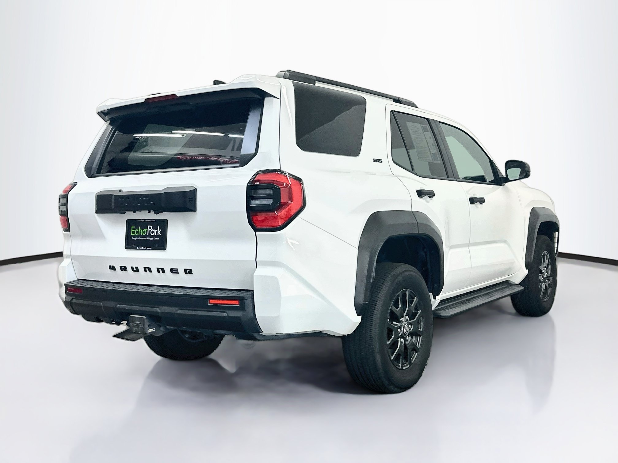 Used 2025 Toyota 4Runner SR5 AWD/4WD image 9