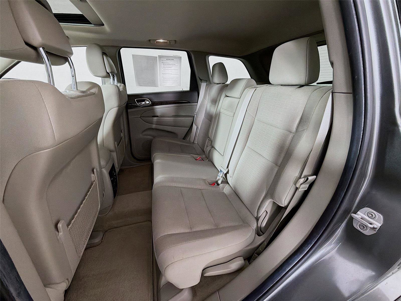 Used 2012 Jeep Grand Cherokee Laredo w/ Laredo E Group image 19