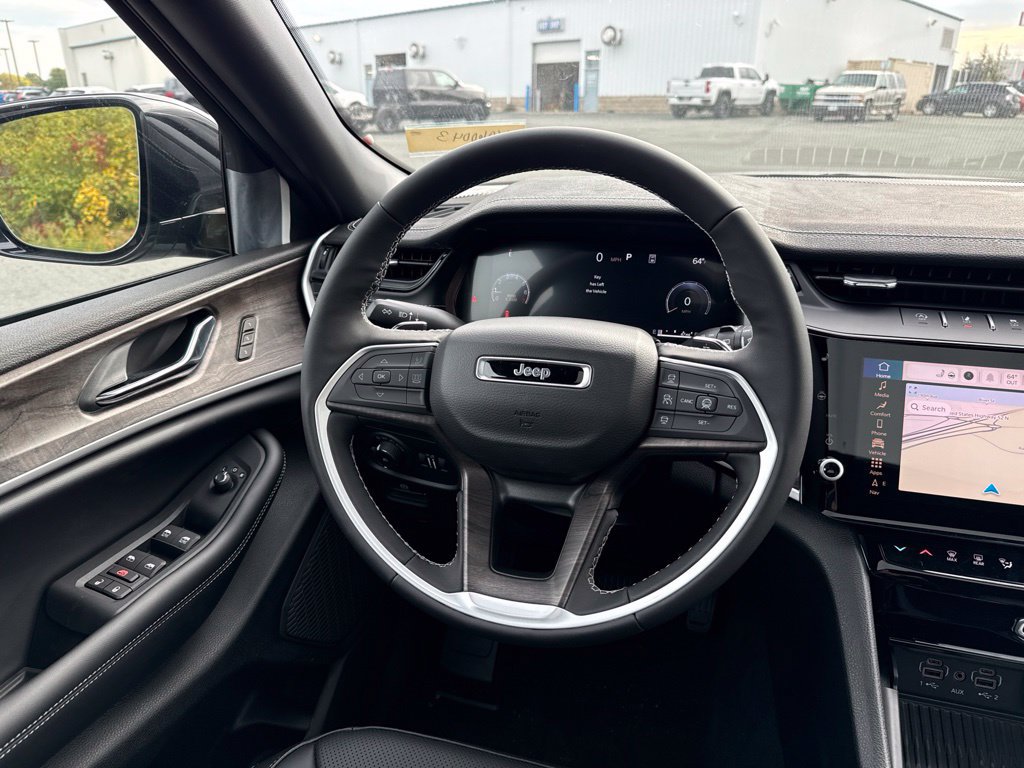 New 2027 Jeep Grand Cherokee Limited AWD/4WD image 16