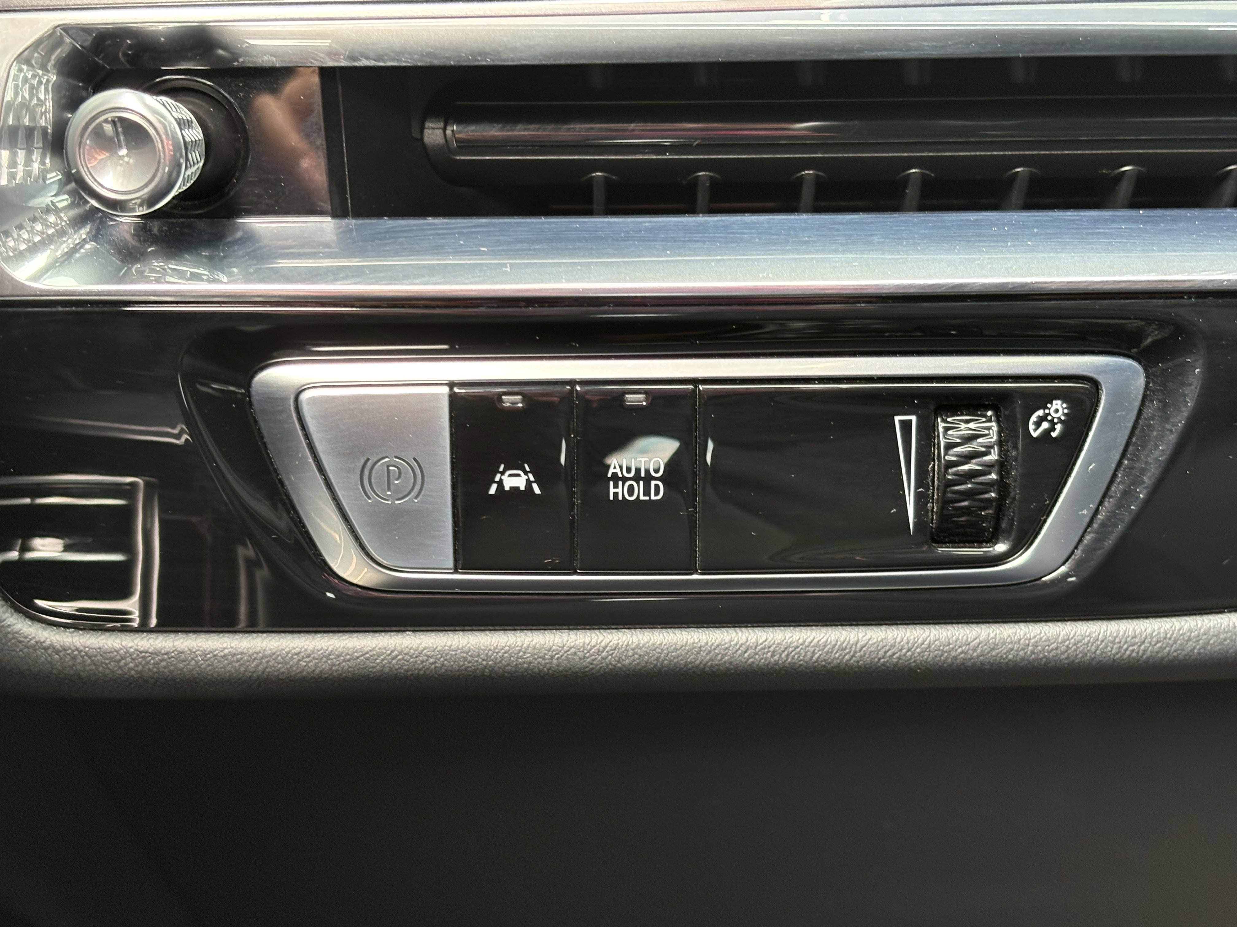 Used 2024 Cadillac Lyriq Tech AWD/4WD image 28