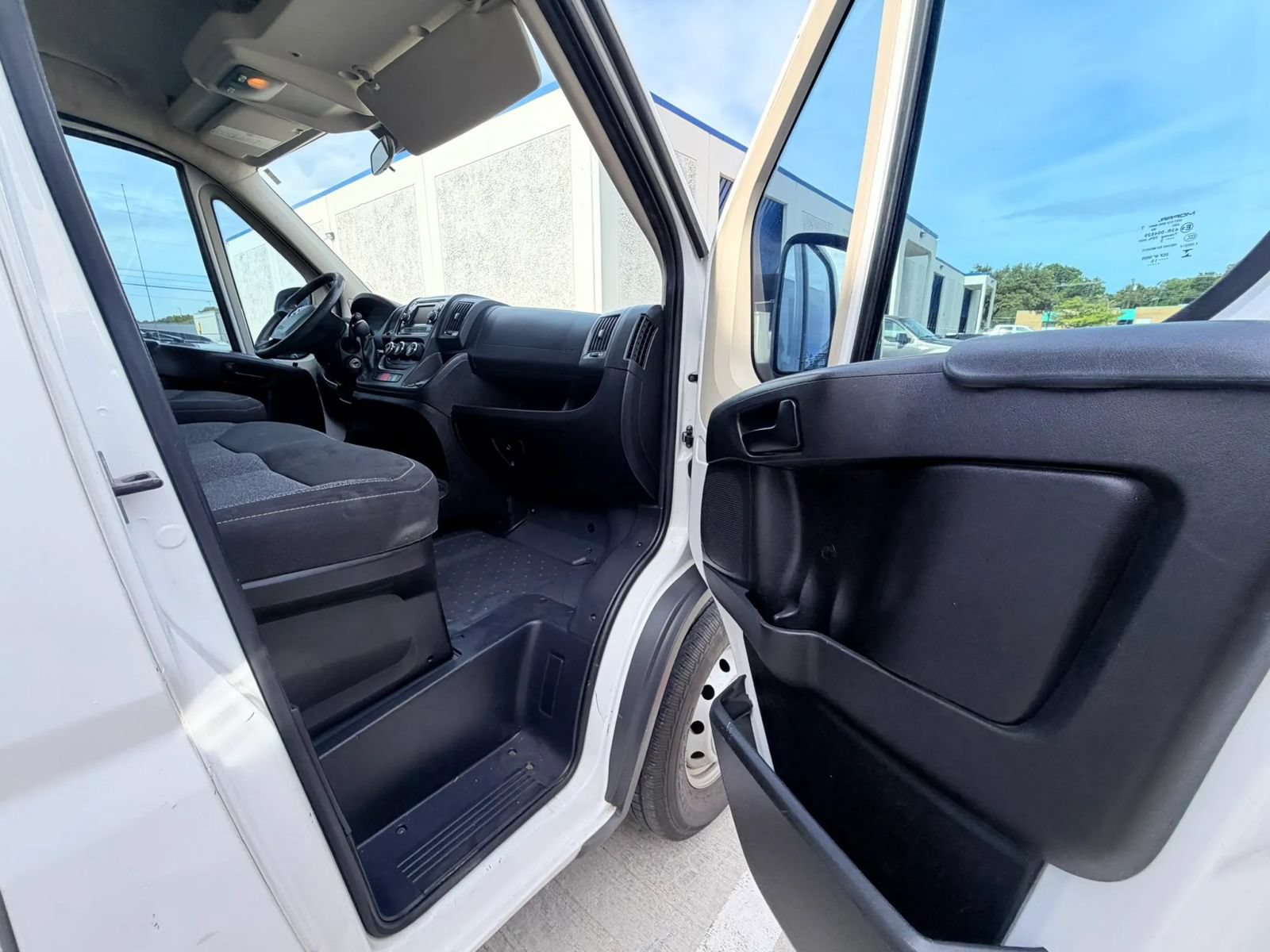 Used 2015 RAM ProMaster 2500 w/ Interior Convenience Group FWD image 16