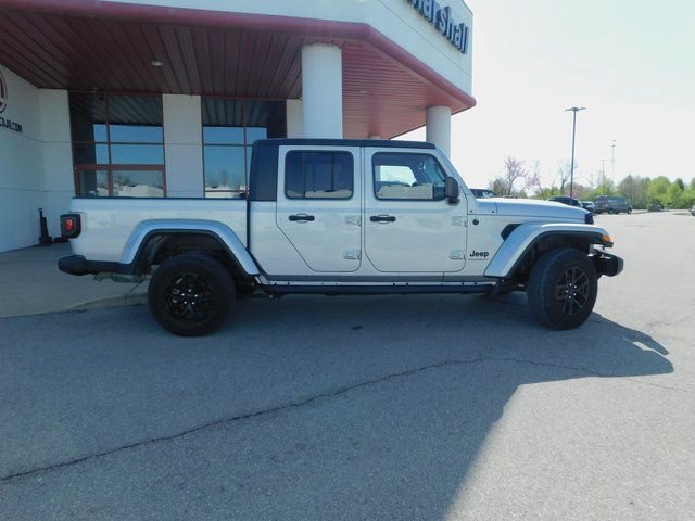 Used 2023 Jeep Gladiator Sport image 17
