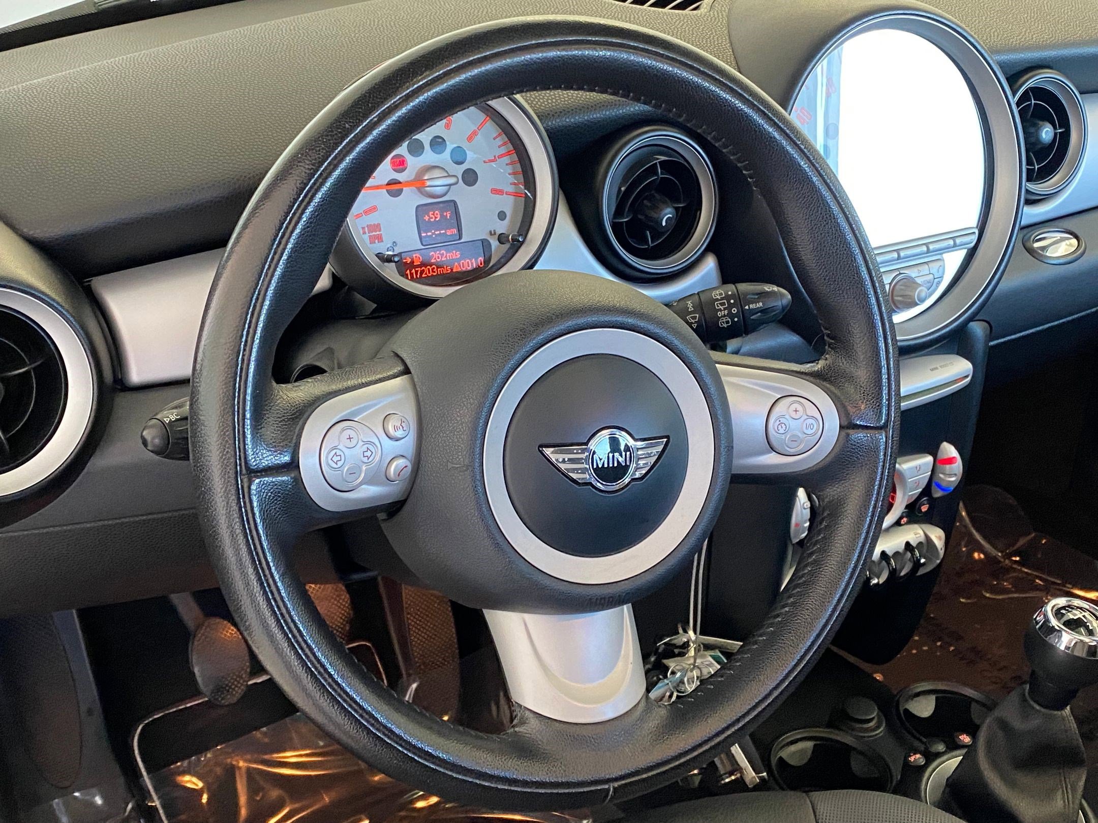 Used 2010 MINI Cooper Hardtop image 25