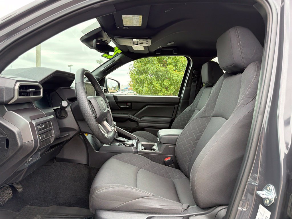 Used 2025 Toyota Tacoma SR5 AWD/4WD image 10