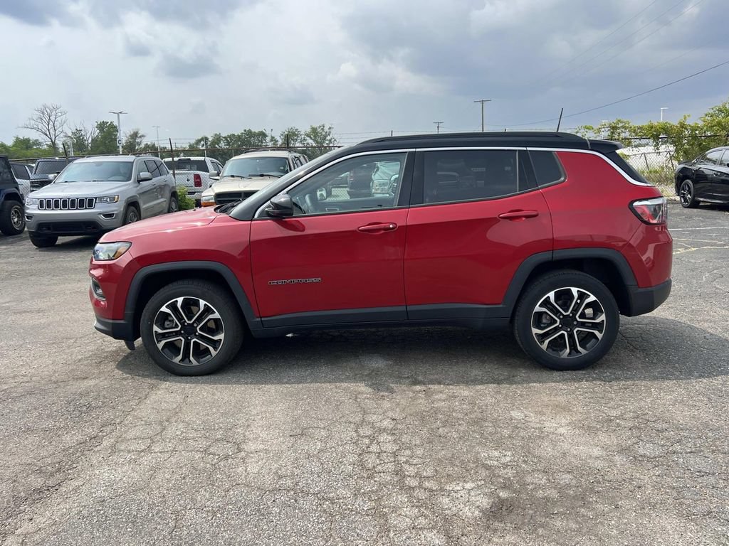 Used 2023 Jeep Compass Limited AWD/4WD image 7