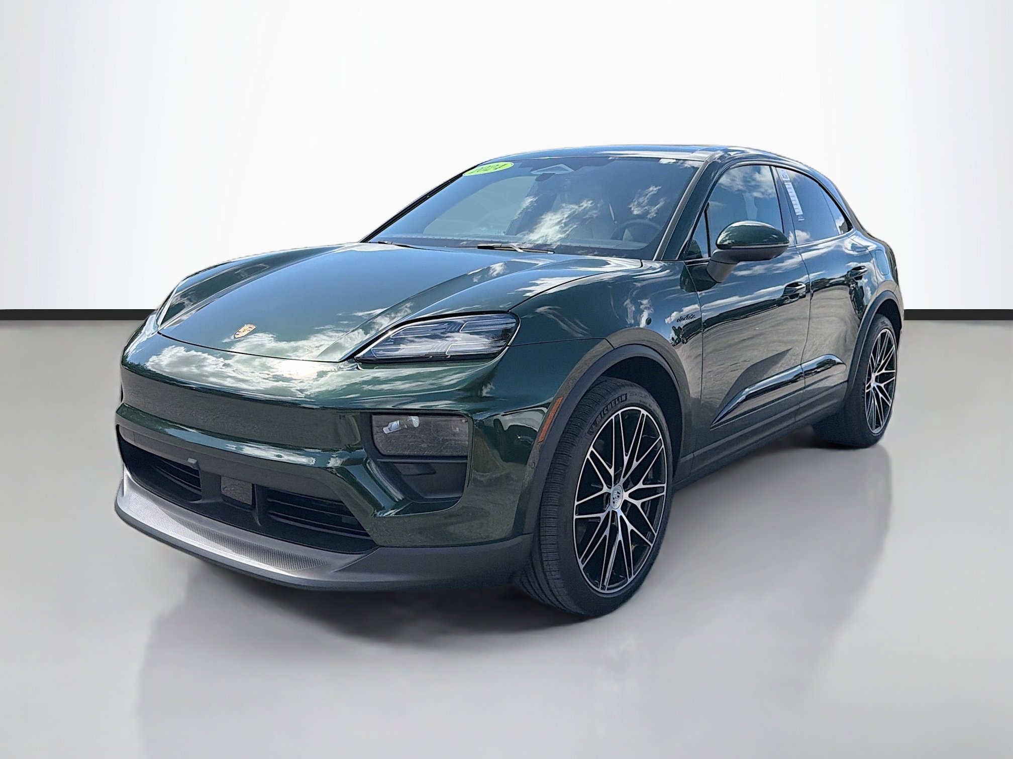 Used 2024 Porsche Macan 4 Electric image 7