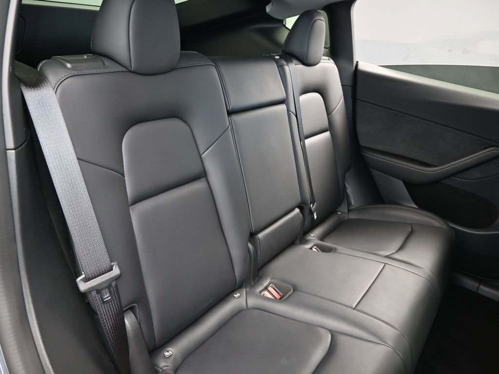 Used 2022 Tesla Model Y Performance image 34