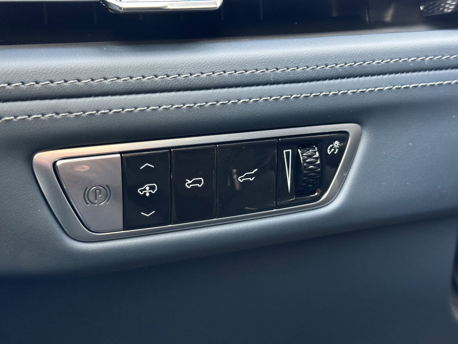 New 2025 Cadillac Escalade IQ Sport 2 image 28