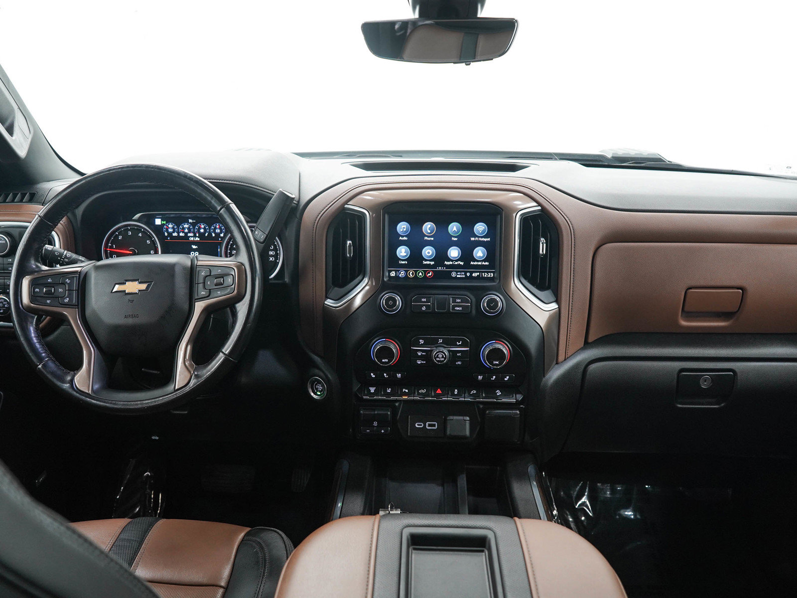Used 2022 Chevrolet Silverado 2500 High Country w/ Technology Package AWD/4WD image 16
