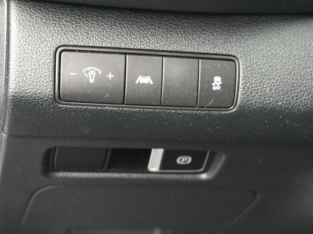 Used 2023 Hyundai Santa Fe SE image 15