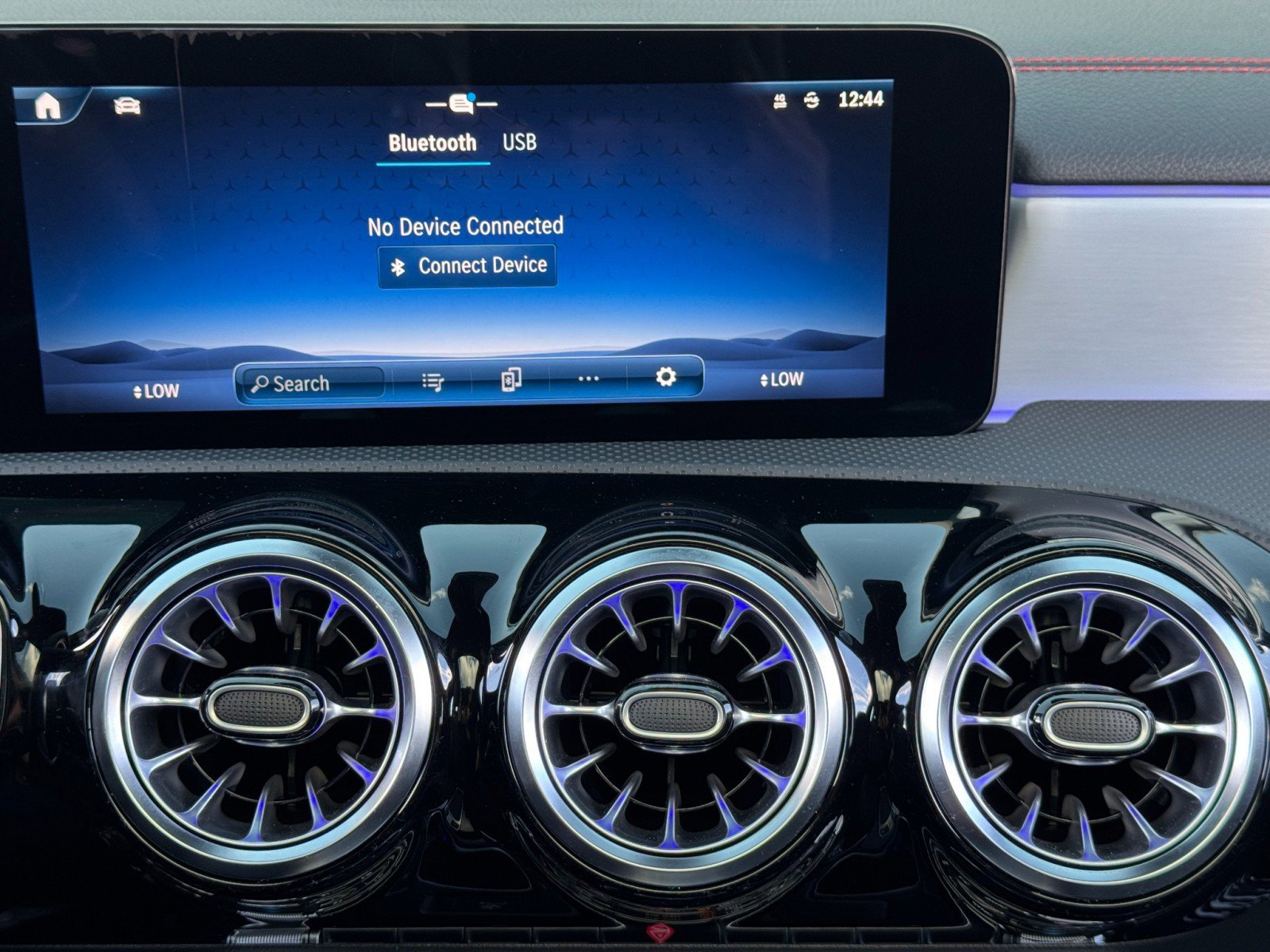 Used 2024 Mercedes-Benz CLA 250 4MATIC image 27