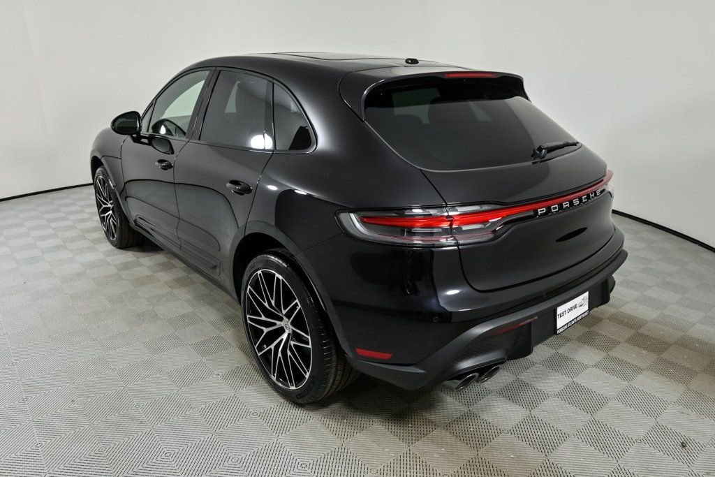 New 2026 Porsche Macan image 3