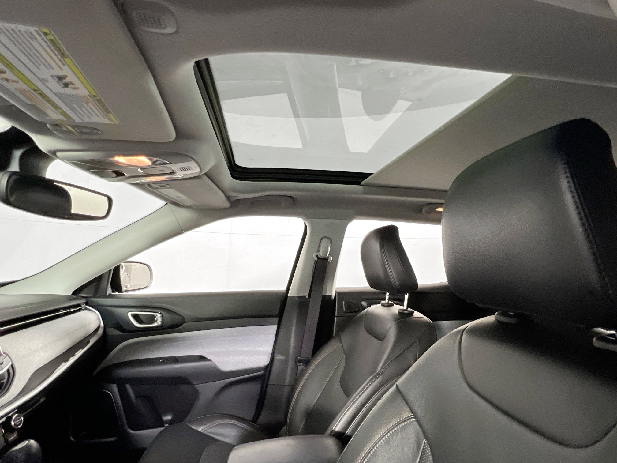 Used 2022 Jeep Compass Latitude w/ Sun and Sound Group image 22