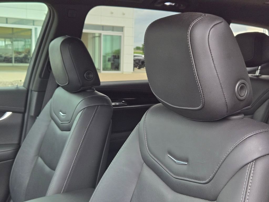 Used 2020 Cadillac XT6 Premium Luxury image 12