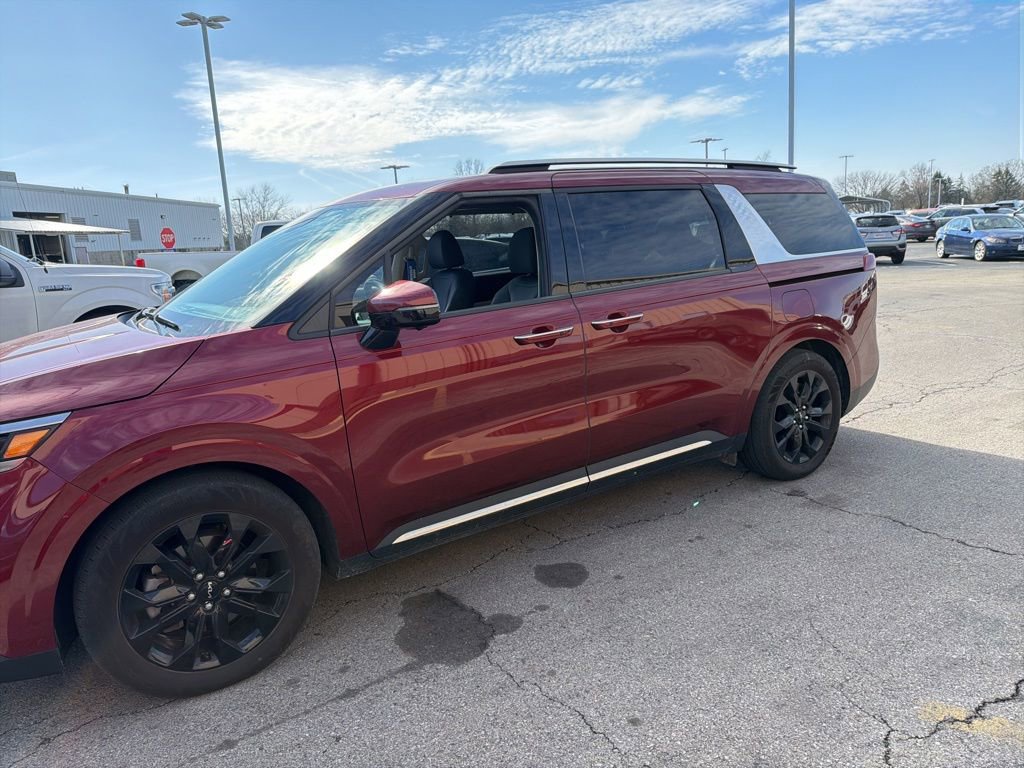 Used 2024 Kia Carnival SX Prestige image 2