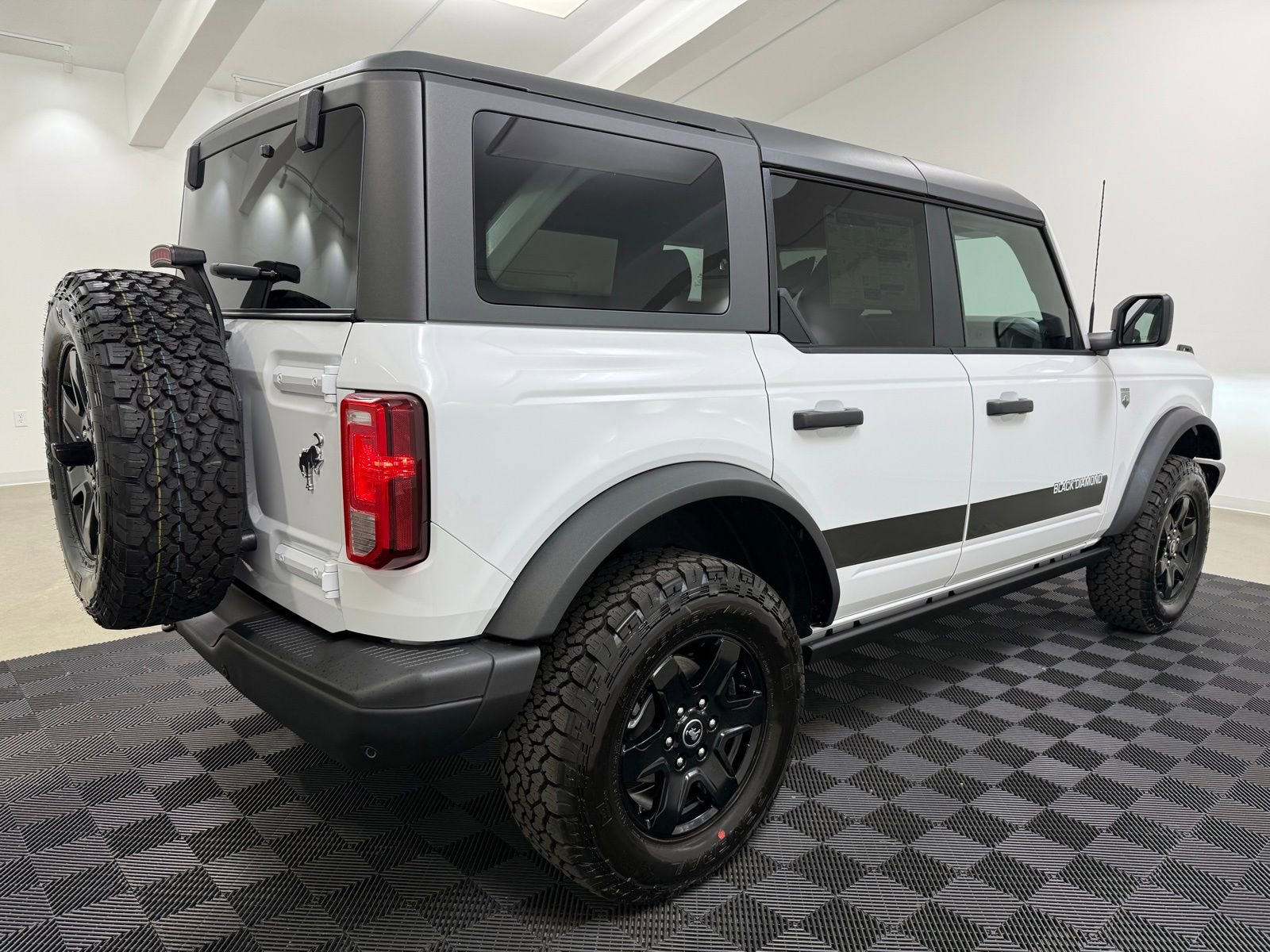 New 2025 Ford Bronco Big Bend w/ Black Diamond Package image 8