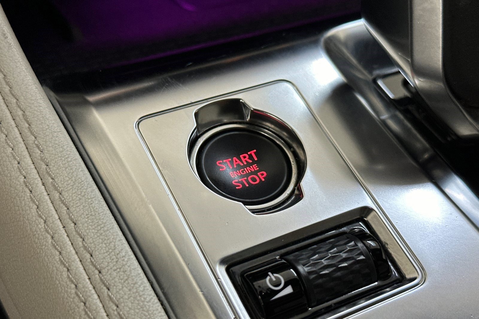 Used 2024 Jaguar F-PACE R-Dynamic S image 35