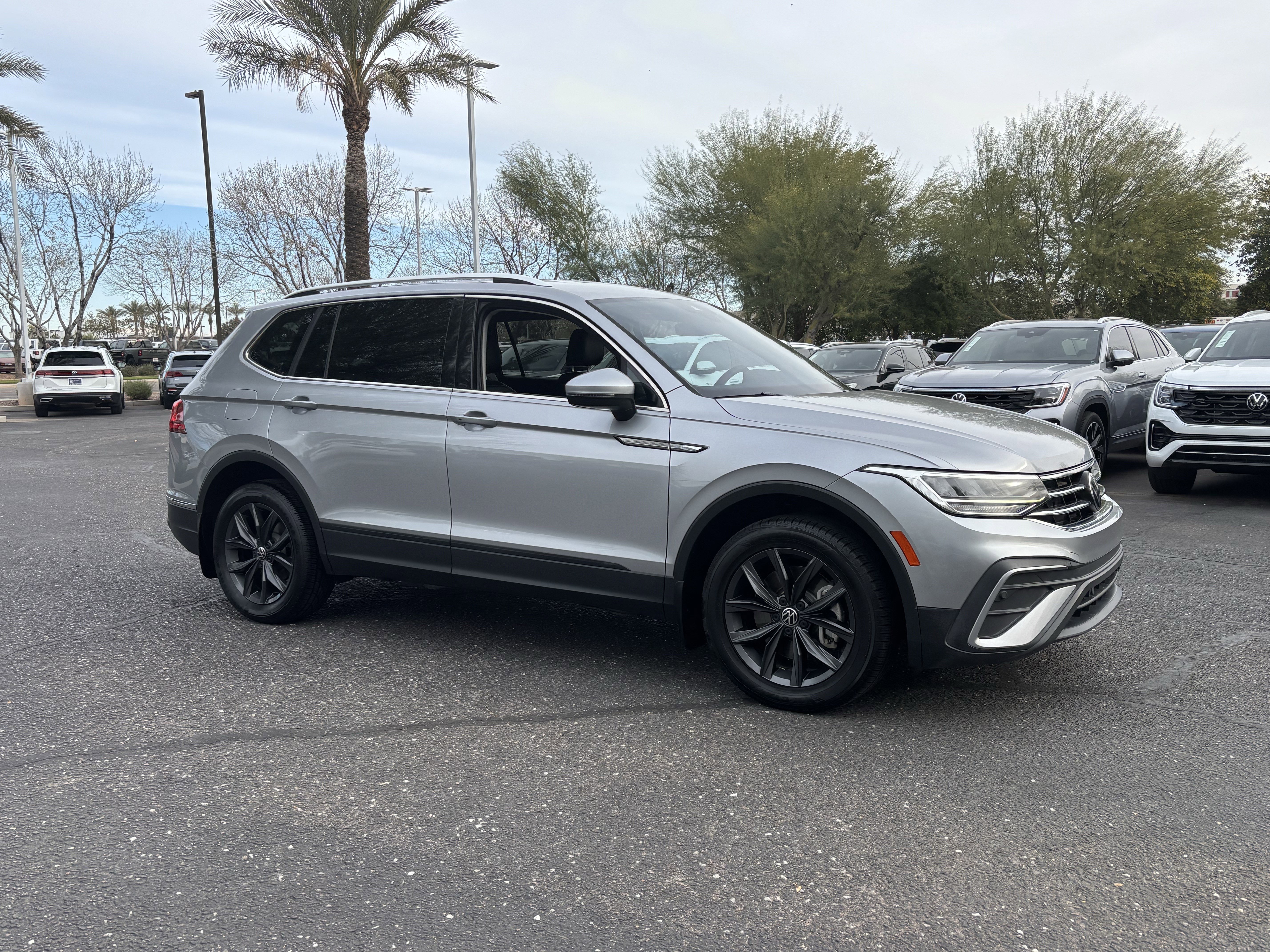 Used 2022 Volkswagen Tiguan SE image 6