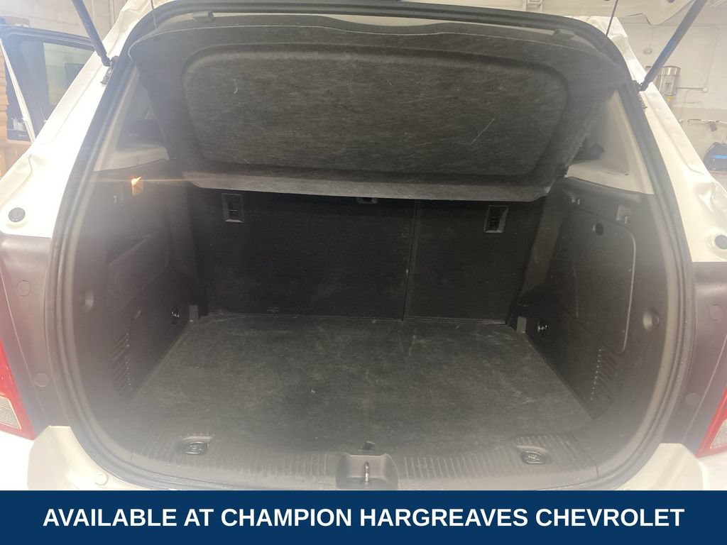 Used 2020 Chevrolet Trax LT w/ LT Convenience Package FWD image 34