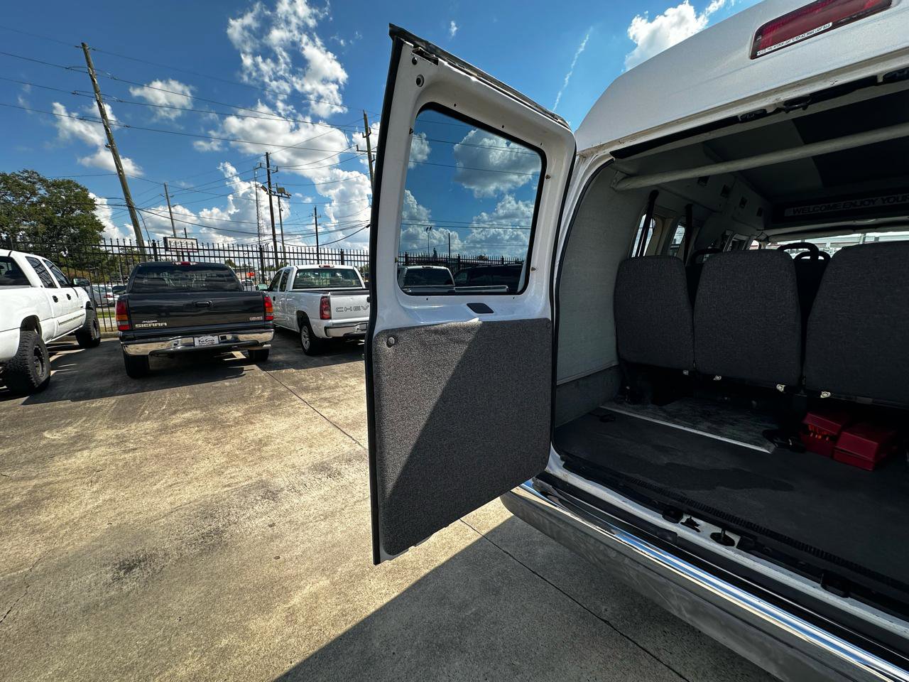 Used 2004 Ford E-250 and Econoline 250 Extended RWD image 53