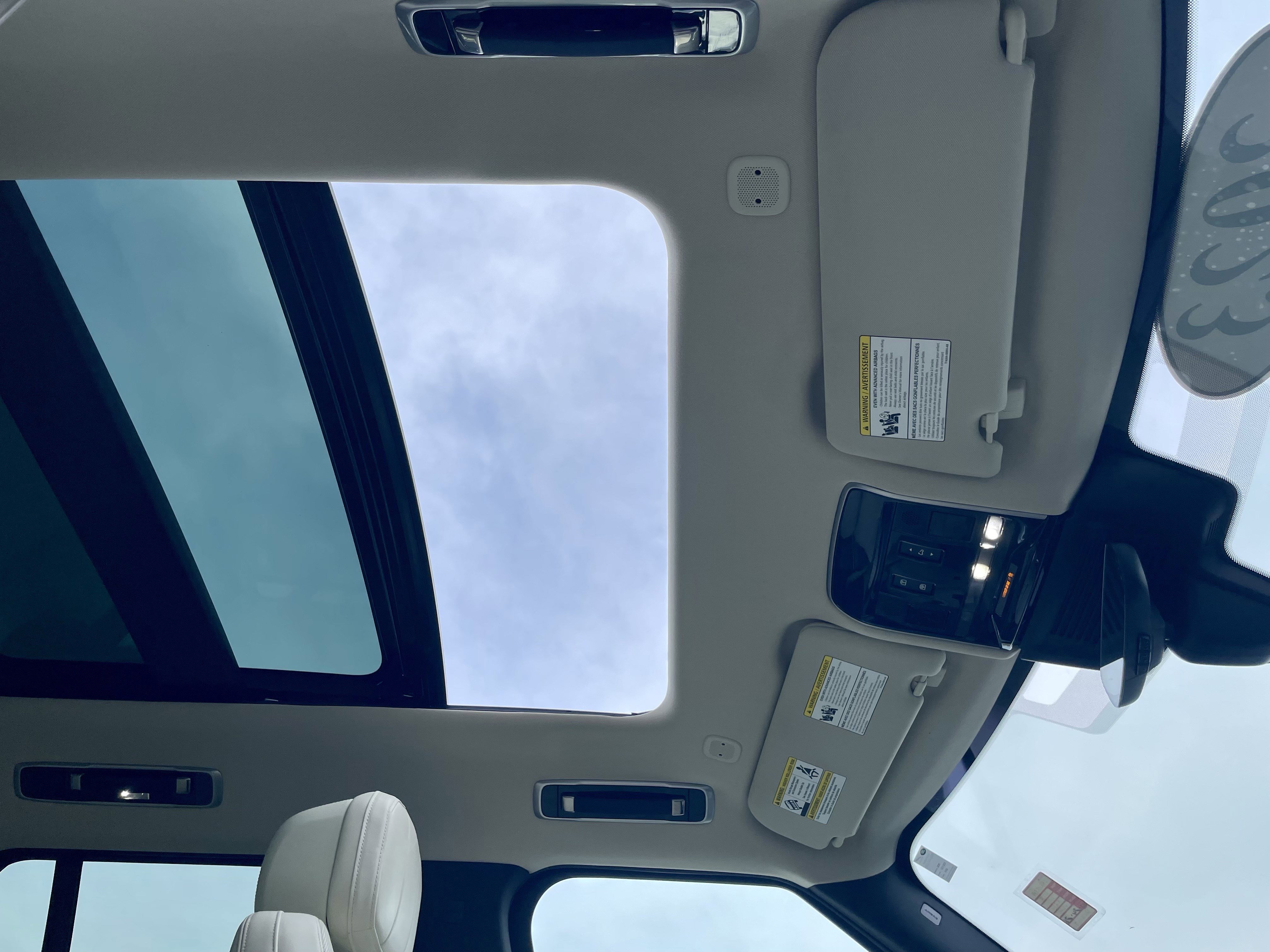 Certified 2023 Land Rover Range Rover SE image 17