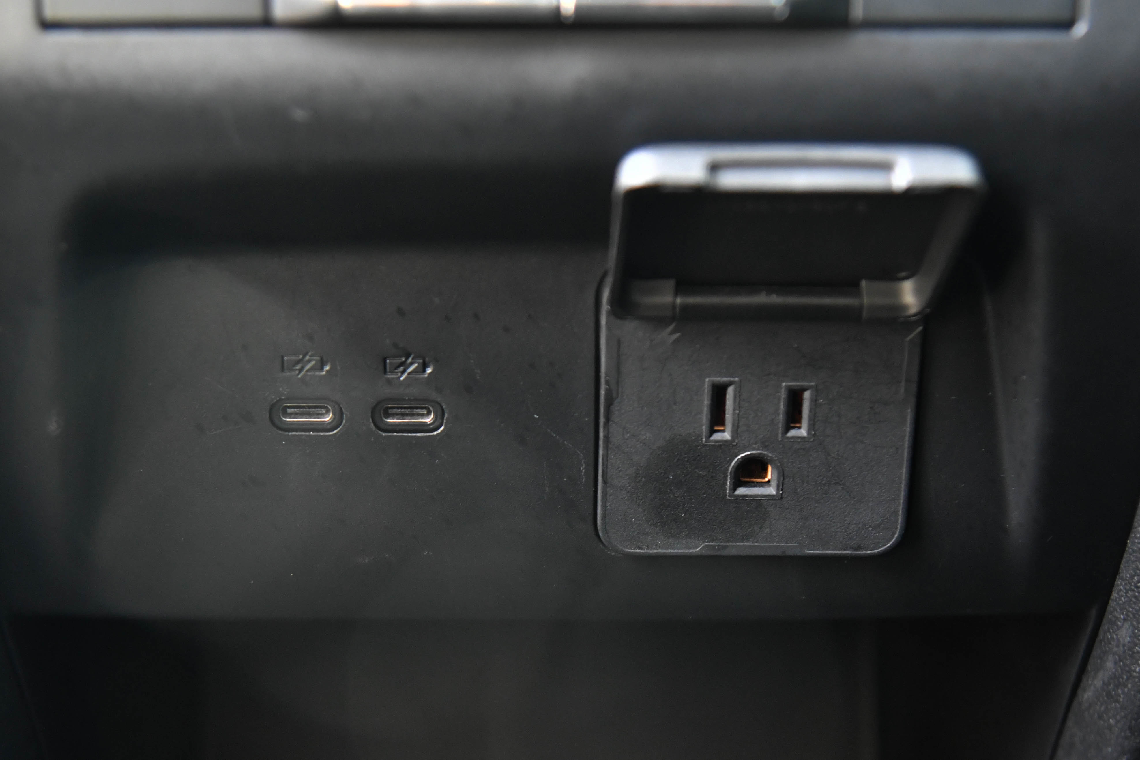 Used 2024 GMC Acadia Elevation image 47