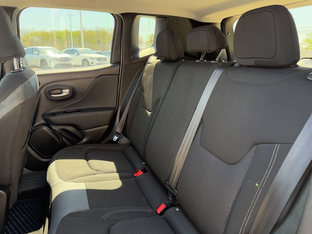 Used 2023 Jeep Renegade Latitude w/ Sun/Sound Group AWD/4WD image 47